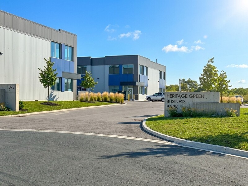 GREAT COMMERCIAL END UNIT AVAILABLE !